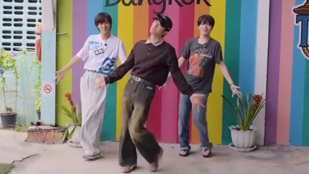 阿部亮平・向井康二・深澤辰哉がゆるデニムにTシャツ姿でカリスマックス！「スタイル良すぎ」「軽々と踊ってて好き」「同時にお辞儀するのかわいい」