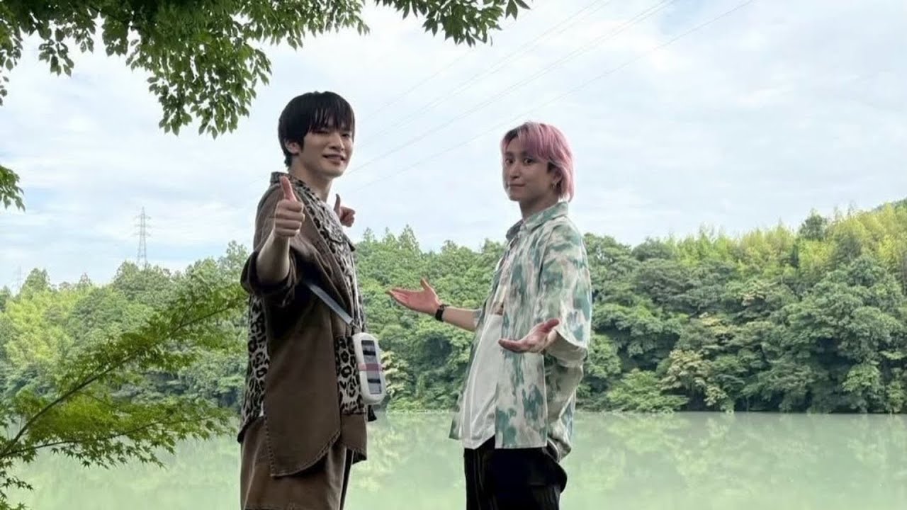 深澤辰哉が驚き顔に至近距離ドアップや佐久間大介との共同作業姿など『旅スノ』オフショット続々投下！「かわいい」の声相次ぐ