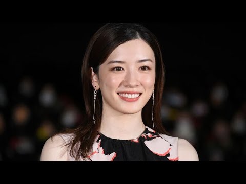 鈴木亮平　永野芽郁との“交際デマ”に脚本家が異例の反論「毎晩筋トレしてた」絶対に裏切らない“有村架純似の美人妻”との絆