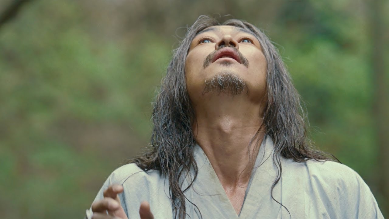 窪塚洋介“孤高の修行者” VS 松田龍平“謎の暗殺者”　狼蘇山で対峙　映画「次元を超える」本編映像