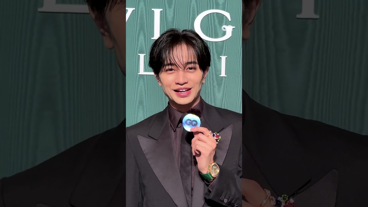 #中島健人 に GQ&A。ブルガリが国立新美術館で、印象に残った作品や“色彩”への思いを訊いた。