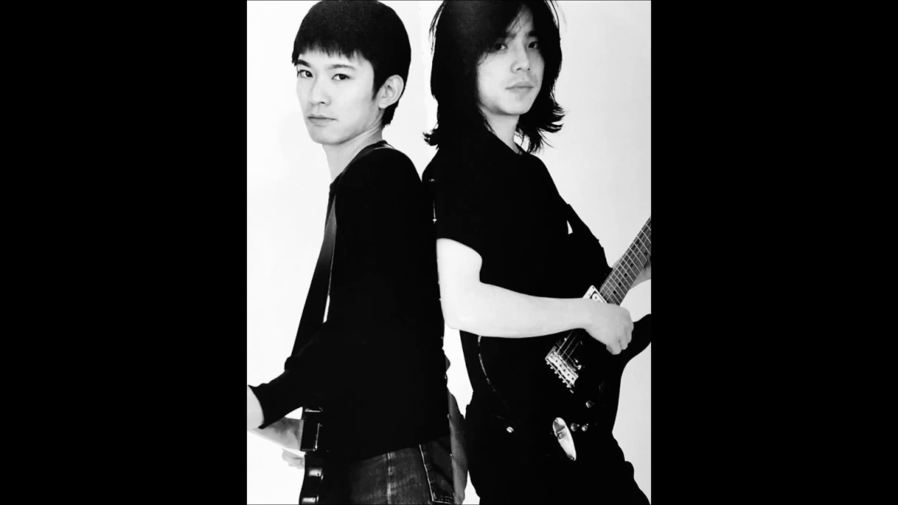 昔の奇跡の瞬間──宮本浩次 ✕ 草野マサムネ音楽の歴史を感じさせてくれる、貴重な一枚をぜひお楽しみください。#スピッツ #草野マサムネ #宮本浩次 #spitz #ギター男子 #草野正宗