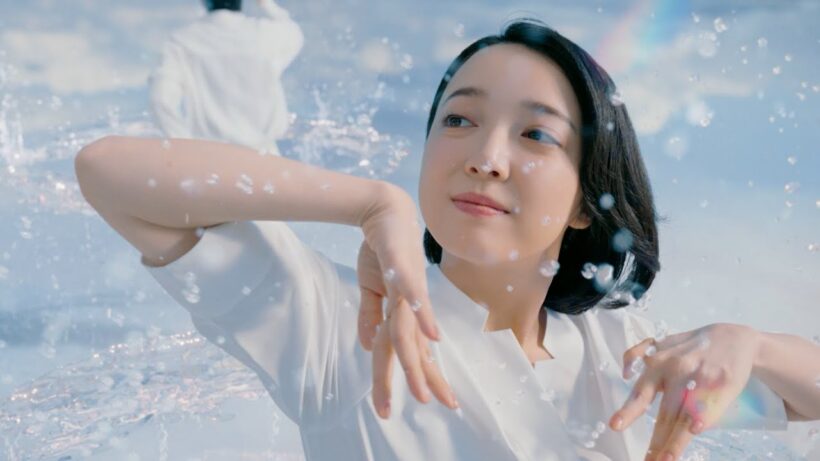 上白石萌音、神木隆之介＆本木雅弘と“壮大なダンス”披露！神木へまさかのメッセージも「ちゃんと野菜を食べてください」　「特水」新TVCM「特別な水 展開」篇