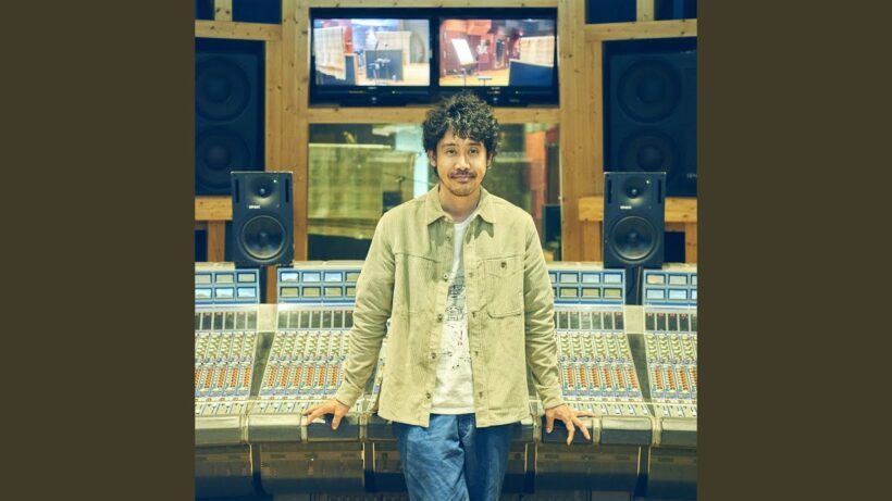 Like a tower standing in that sky