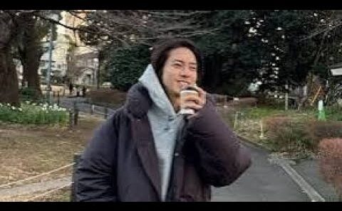 ワンコもびっくり！？山下智久の“お散歩ショット”が大反響「ミスターPだ」「生活感写真面白い」　