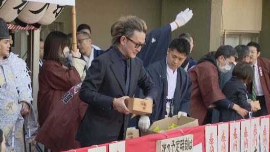 「鬼は外！福は内！」　中村獅童さんたち歌舞伎役者も参加して豆まき　福岡市の櫛田神社