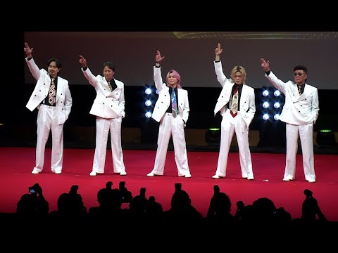 Snow Man佐久間大介、私物のホルスターを披露（映画「スペシャルズ」完成披露舞台あいさつ／佐久間⼤介 椎名桔平 中本悠太 ⻘柳翔 ⼩沢仁志 内⽥英治監督）