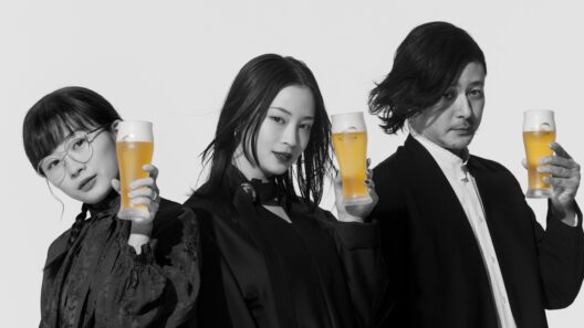 広瀬すず＆伊藤沙莉＆オダギリジョーがクールすぎる“ちびまる子ちゃん”に！？津田健次郎のナレーションも「急に、かっこつけすぎである」　ザ・プレミアム・モルツ新TVCM「プレモル子ちゃん・一新」篇