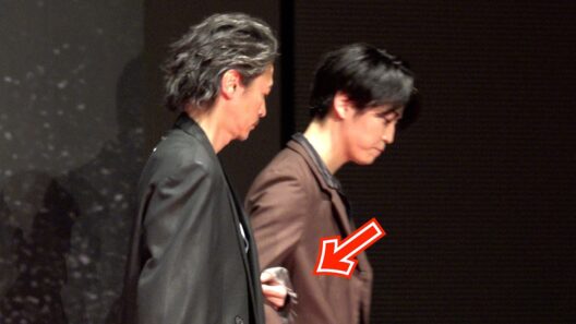 亀梨和也＆窪塚洋介、イチャイチャすぎる腕組み退場にときめき爆発