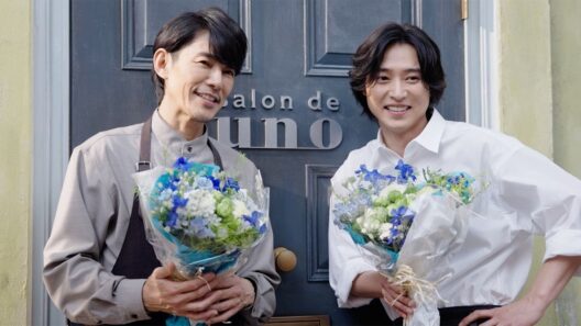 山崎賢人＆藤木直人、撮影現場で自然と握手＆ハグ　息のあった掛け合いも　uno「4Dオールインワンシャンプー」新CM＋メーキング