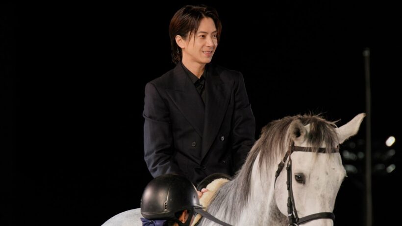 山下智久、まるで白馬の王子様！？　“船橋の名馬”ミューチャリーと初共演　地元船橋への思い語るインタビューも　船橋競馬新CM＋メーキング