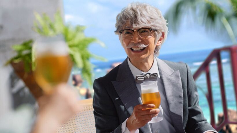津田健次郎、“プレミアムなヒデじい”として実写『ちびまる子』に登場！広瀬すず＆伊藤沙莉＆オダギリジョーも「すごくお似合い」　ザ・プレミアム・モルツ新TVCM『プレモル子ちゃん・ヒデじい登場』篇