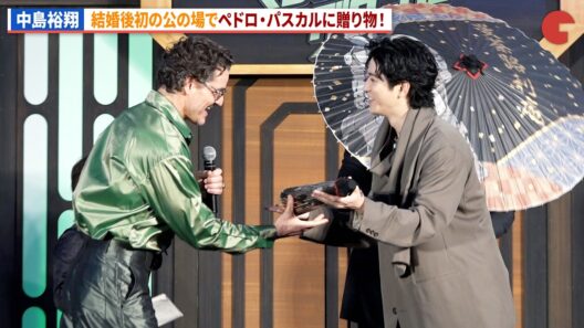 中島裕翔がペドロ・パスカル＆ジョン・ファヴローに贈り物！新木優子との結婚後初の公の場！映画『スター・ウォーズ/マンダロリアン・アンド・グローグー』ジャパンプレミア