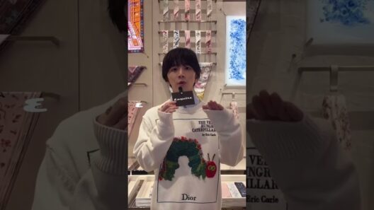 新しくオープンした「ハウス オブ ディオール 心斎橋」に、俳優の板垣李光人さんが登場。｜ Esquire Japan