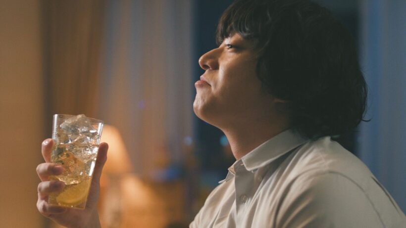染谷将太、“父になった息子”を熱演　父の思いに気づく感動WEBムービー公開　サントリーウイスキー「角瓶」新WEBムービー「親⼦の答え合わせ」篇