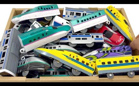 電車のおもちゃを同じタイプの車両に連結させて洗車場コースを走ってみた