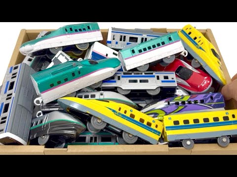 電車のおもちゃを同じタイプの車両に連結させて洗車場コースを走ってみた