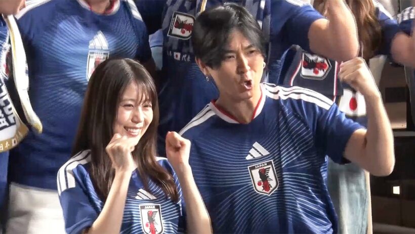 有村架純＆松田翔太、いつもとは異なるユニホーム姿で全力応援！　au新CM 「夢への応援者」編＋メーキング