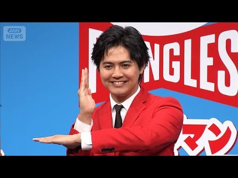 【片寄涼太】憧れのウルトラマンと夢の共演　決めポーズでにやけ顔＜芸能動画＞(2026年6月29日)