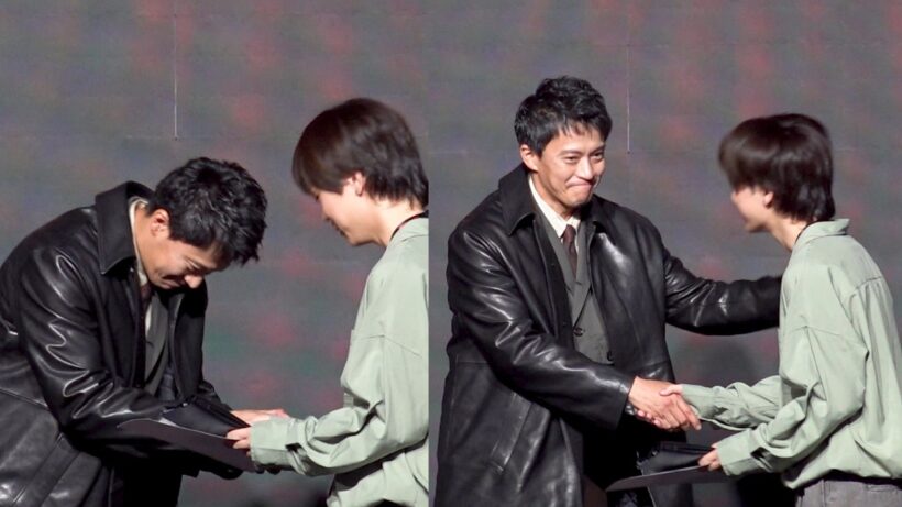 【ガス人間】小栗旬、観客に自ら握手＆深々お辞儀の神対応