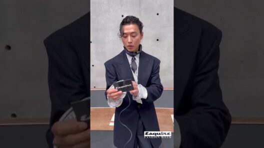 山崎賢人さんがサンローランの2027年春夏メンズ・コレクションのショーに来場。｜ Esquire Japan #shorts