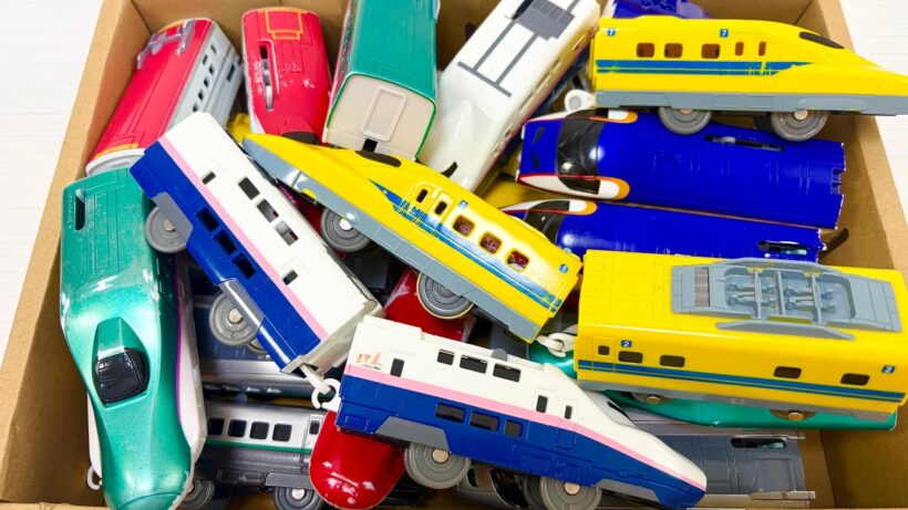 新幹線と電車のおもちゃを連結！おんなじ色の電車を探してみよう！
