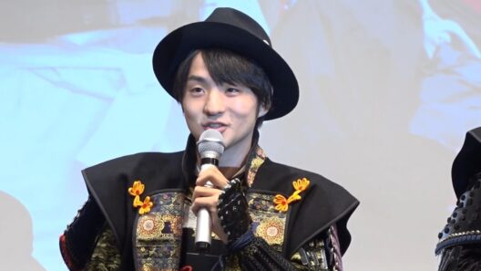 戦国武将になる藤原聡(Official髭男dism)