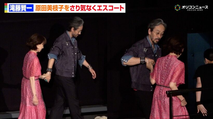 原田美枝子の手を取りさり気なくエスコートする滝藤賢一