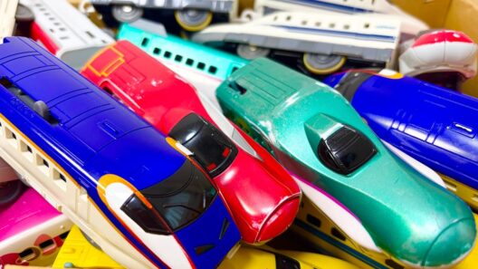 電車のおもちゃ♪チェックと連結して、はね橋のコースを走ります