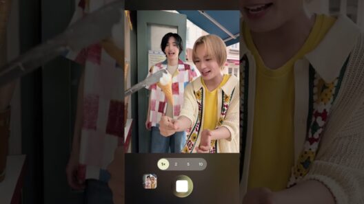 #GooglePixelといえばSoftBankGoogle Pixel 11のマジックキャプチャーは#道枝駿佑 さんと #大西流星 さんの奇跡の瞬間も逃さない✨トルコアイスに苦戦中の二人🍦