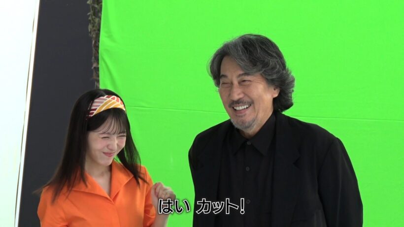 浜辺美波、役所広司との掛け合いで照れる姿が可愛い　求⼈ボックス新TVCM『ミスター・ボックス ビジネス街』篇・『ミスター・ボックス ⼤学構内』篇
