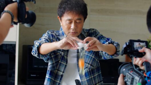 ダウンタウン・浜田雅功、お手製レシピで『サッポロ一番』ガチクッキング！