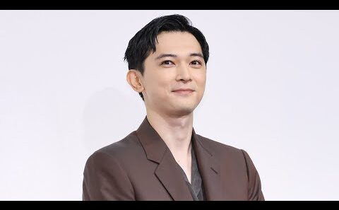 🌙💙 吉沢亮×新納慎也、魂が響き合う――笑顔と涙が織りなす奇跡のステージ🎭✨