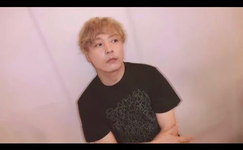 「堂本剛くんが着ているTシャツは「ヘラボニー」というブランドのものです。？」ファン騒然！一枚のTシャツから判明した“意外すぎるブランド”に驚きの声続出…その背景を知るとさらに胸が熱くなる！