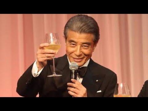 「泣かないで」を熱唱…舘ひろし、50年目の新たな一歩に感動🥂✨