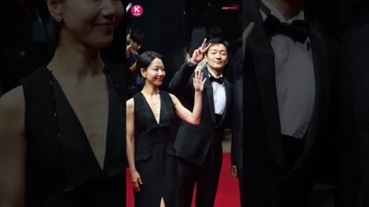 ソン・ソック、永山瑛太らとレッドカーペットに登場！優しい笑顔に胸キュン💕