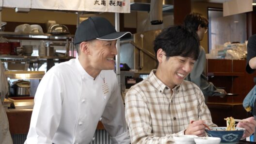 丸亀製麺「もう戻れない。肉辛まぜうどん」松岡昌宏・二宮和也 共演篇_メイキングムービー